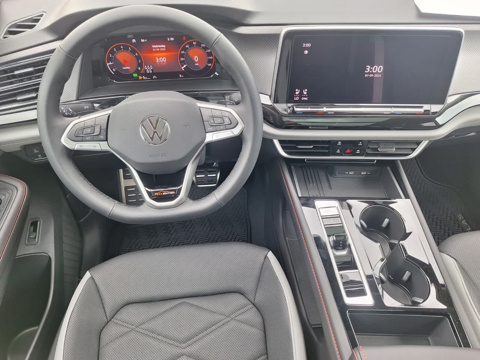 2025 Volkswagen Atlas Peak Edition SE photo 18