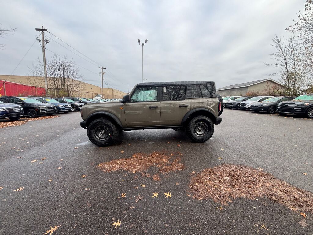 2025 Ford Bronco Badlands photo 4