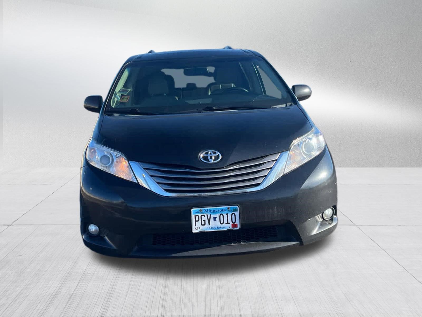 Used 2015 Toyota Sienna XLE with VIN 5TDDK3DC5FS115250 for sale in Golden Valley, Minnesota