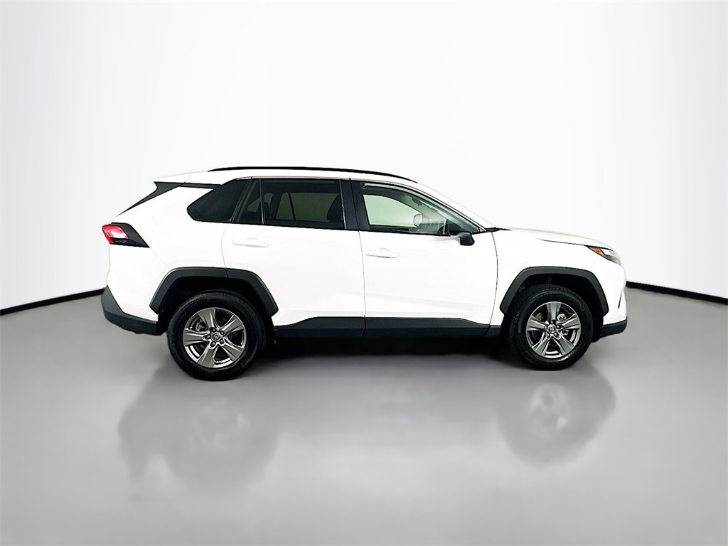 2024 Toyota RAV4 XLE photo 11