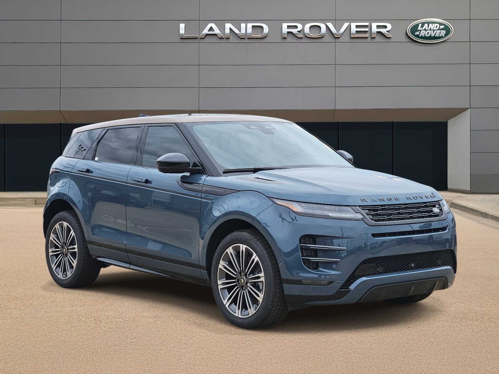 2026 Land Rover Range Rover Evoque Dynamic SE photo 3