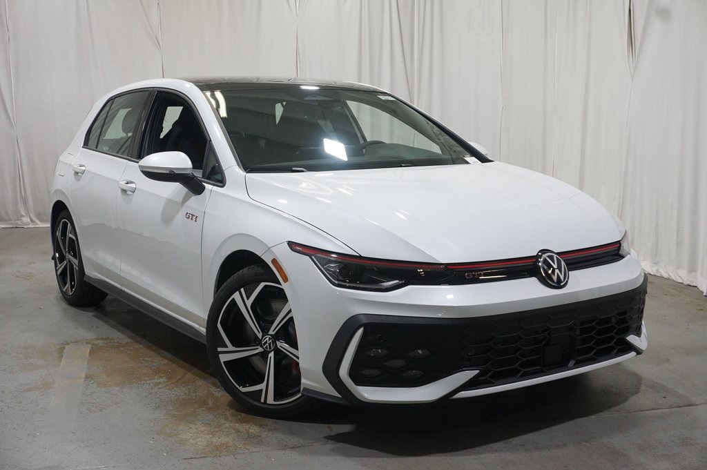 2026 Volkswagen Golf GTI SE photo 2