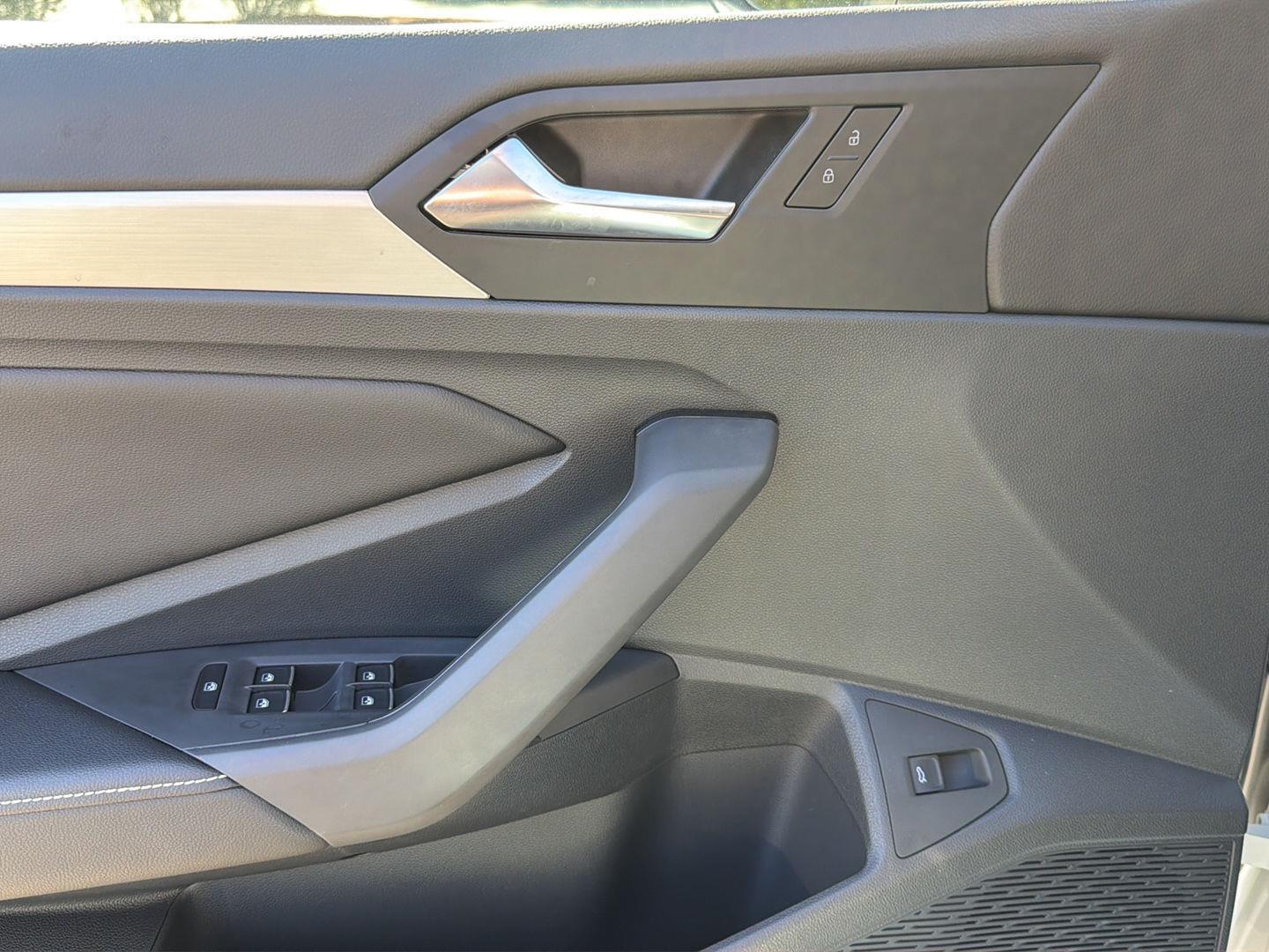2025 Volkswagen Jetta 1.5T S photo 10