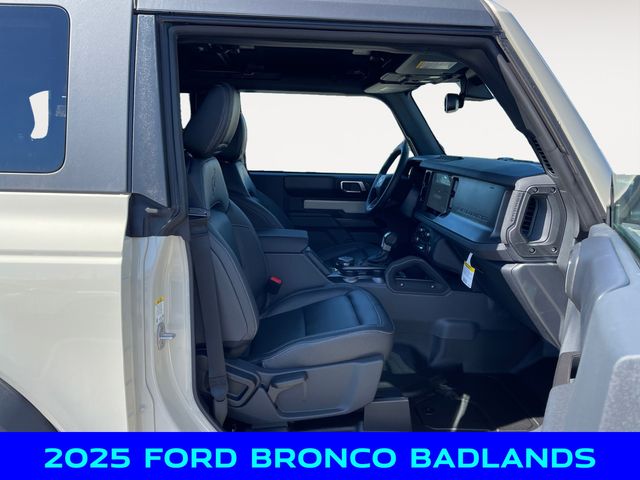 2025 Ford Bronco Badlands photo 15