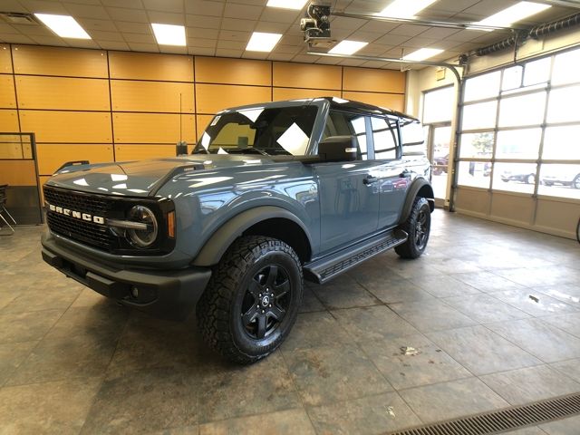 2025 Ford Bronco Outer Banks photo 4