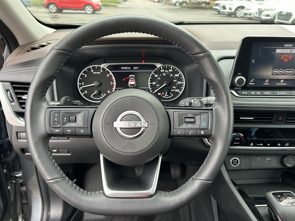 2023 Nissan Rogue SV photo 12