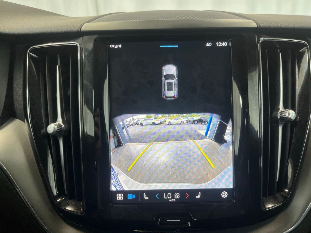 2024 Volvo XC60 B5 Core photo 17