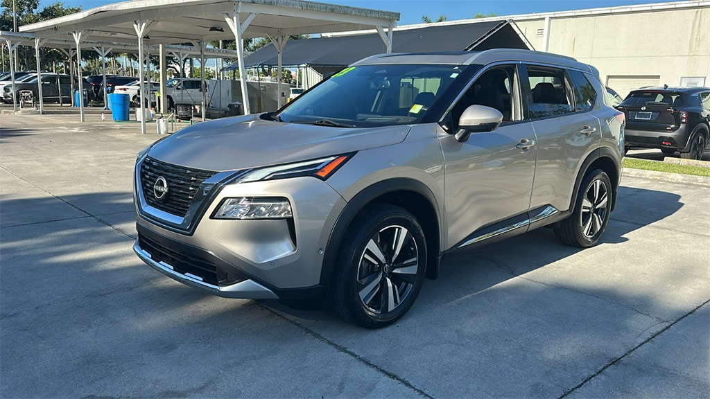 2023 Nissan Rogue Platinum photo 3