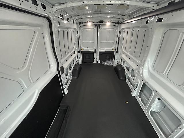 2025 Ford Transit photo 28