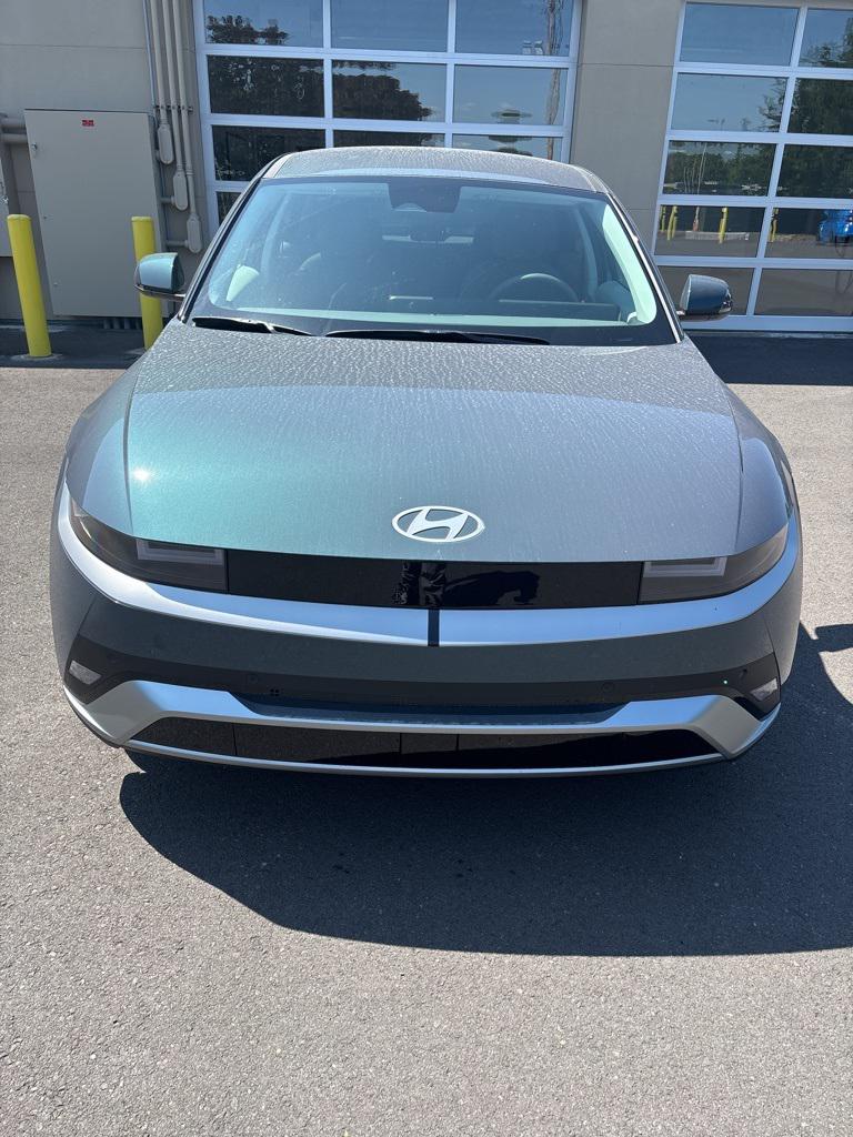 2025 Hyundai Ioniq 5 SE photo 2