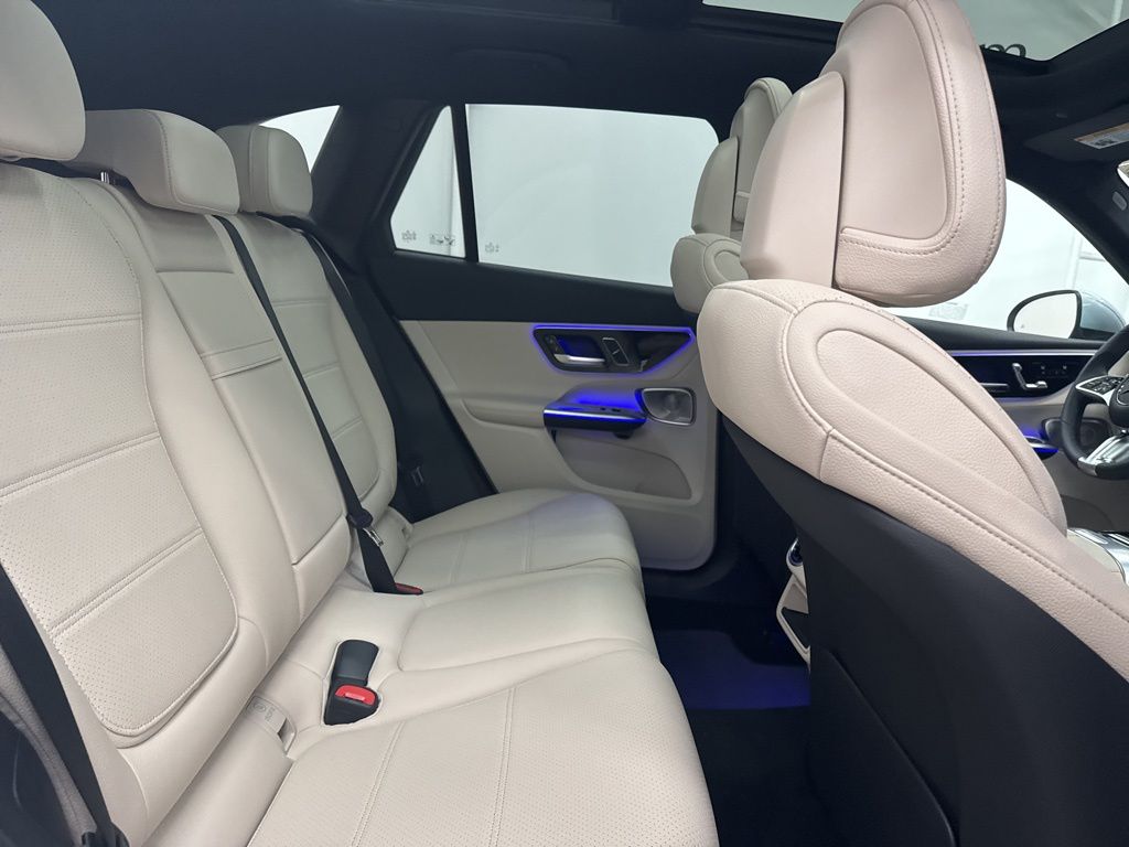 2026 Mercedes Benz GLC 300 photo 21