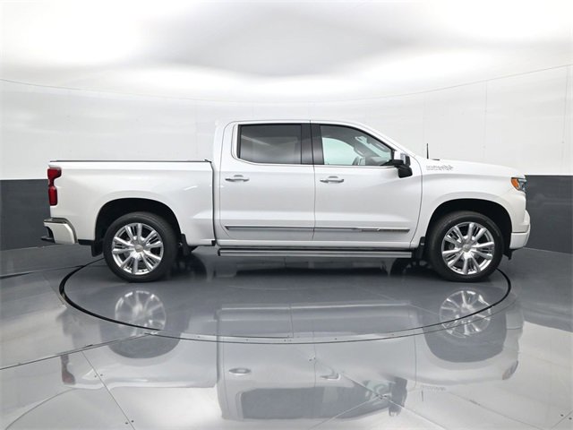 2022 Chevrolet Silverado 1500 High Country photo 3