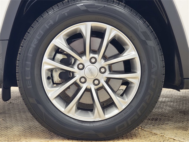 2021 Jeep Cherokee Latitude Lux photo 9