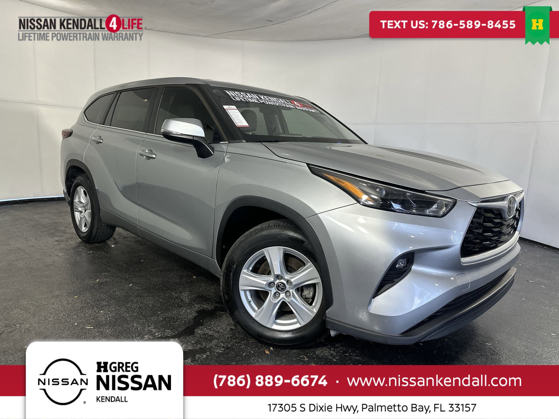 2024 Toyota Highlander LE's photo