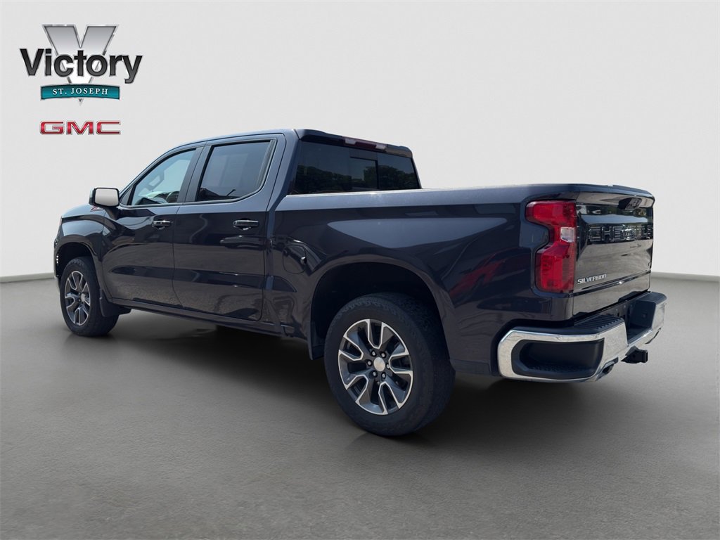 2022 Chevrolet Silverado LT photo 12