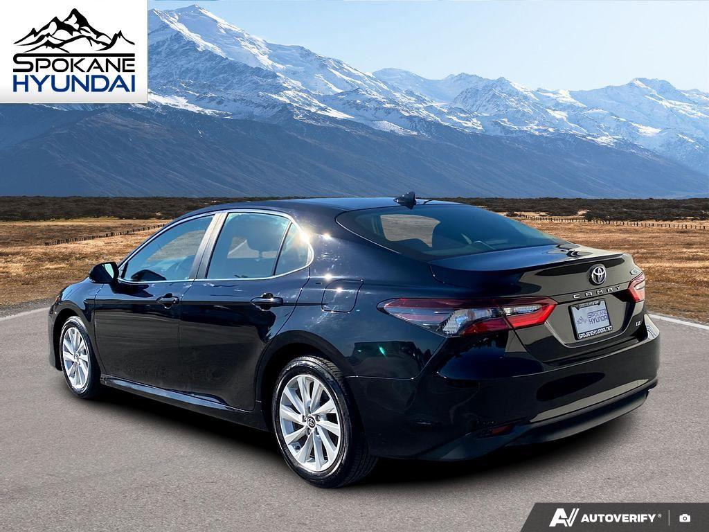 2022 Toyota Camry LE photo 2