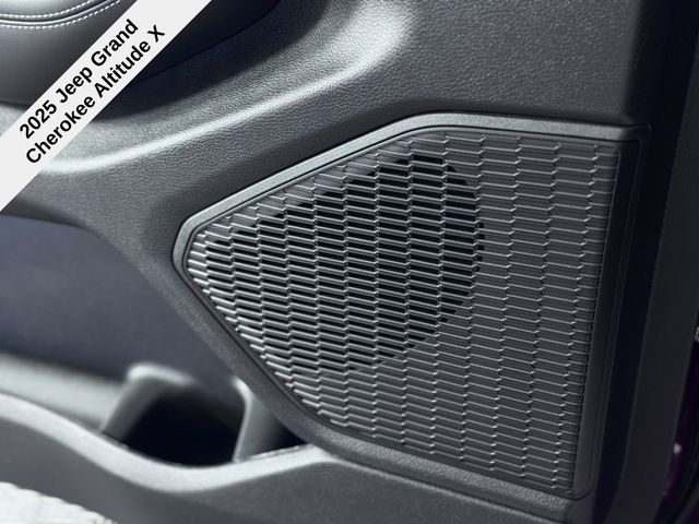2025 Jeep Grand Cherokee Altitude X photo 25
