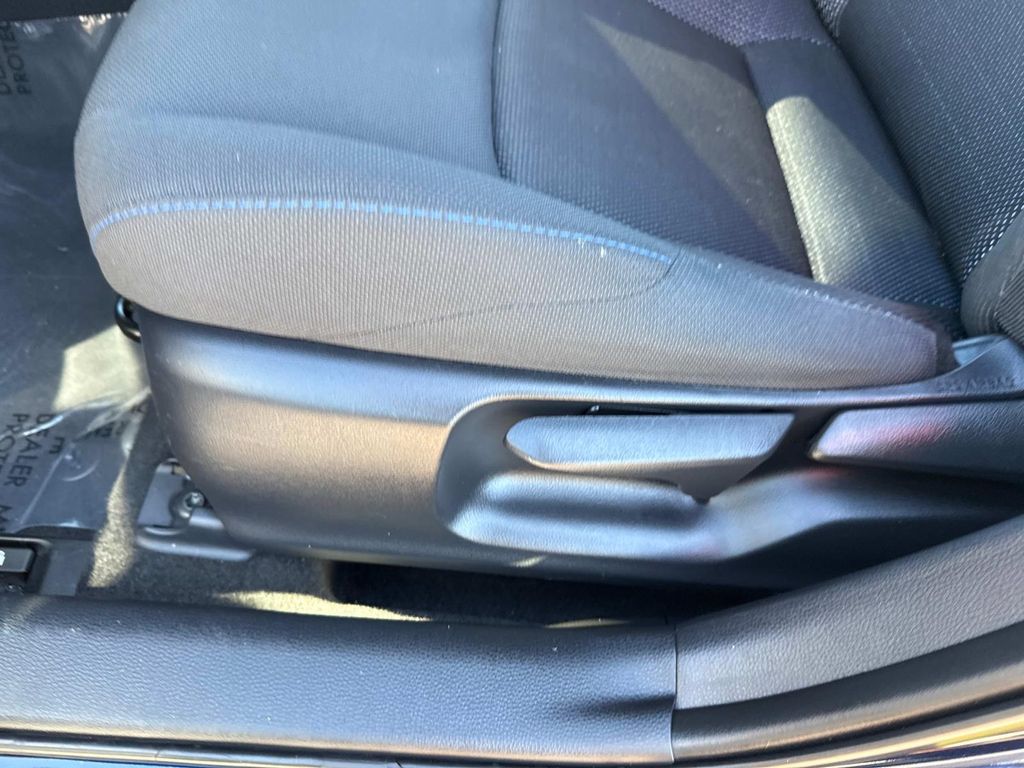 2021 Toyota Corolla SE photo 18