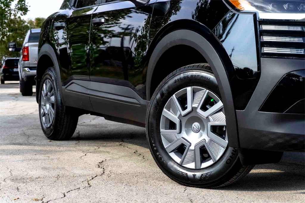 2026 Nissan Kicks S photo 2