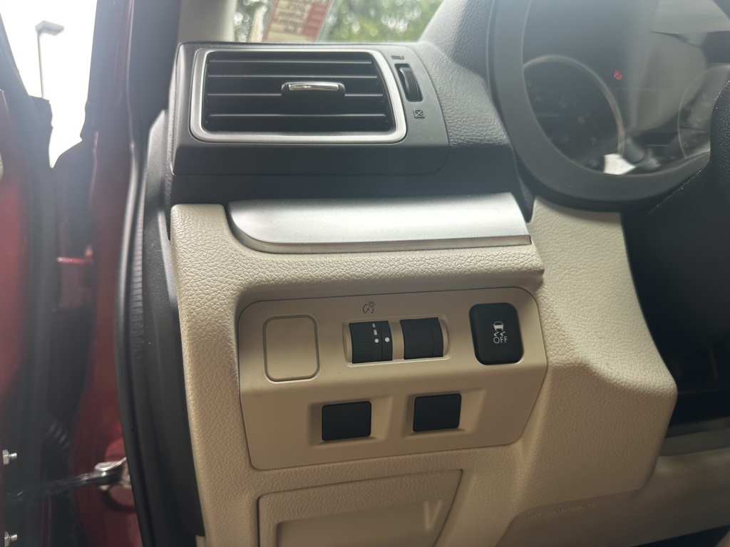 2015 Subaru Crosstrek 2.0i Premium photo 17