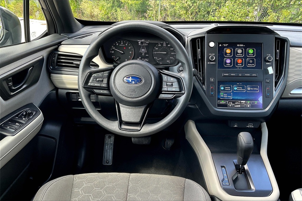2025 Subaru Forester Base photo 3