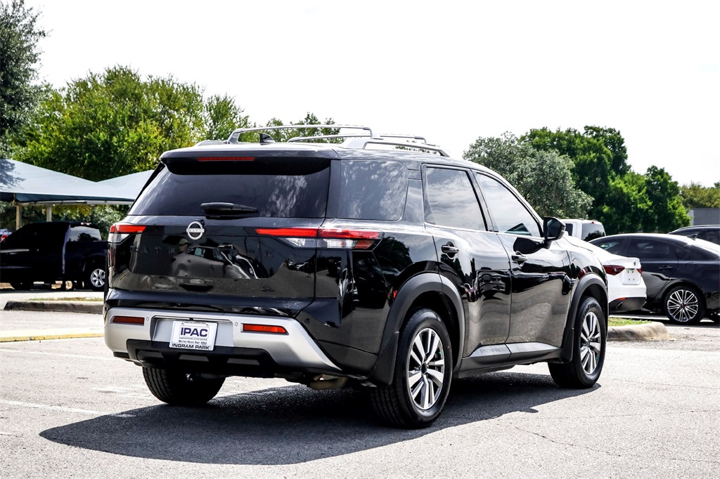 2023 Nissan Pathfinder SL photo 5