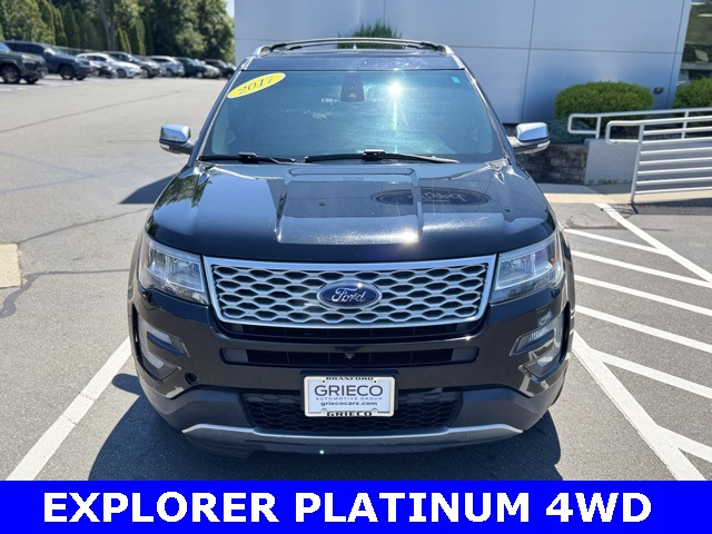 2017 Ford Explorer Platinum photo 2