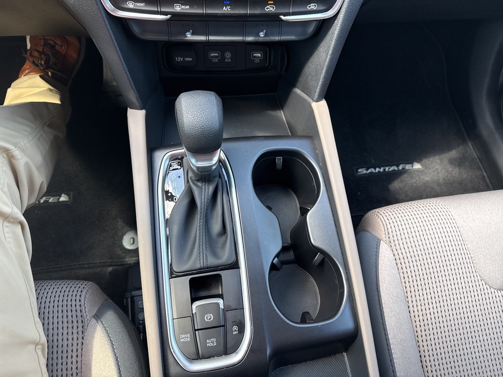 2019 Hyundai Santa Fe SEL photo 3