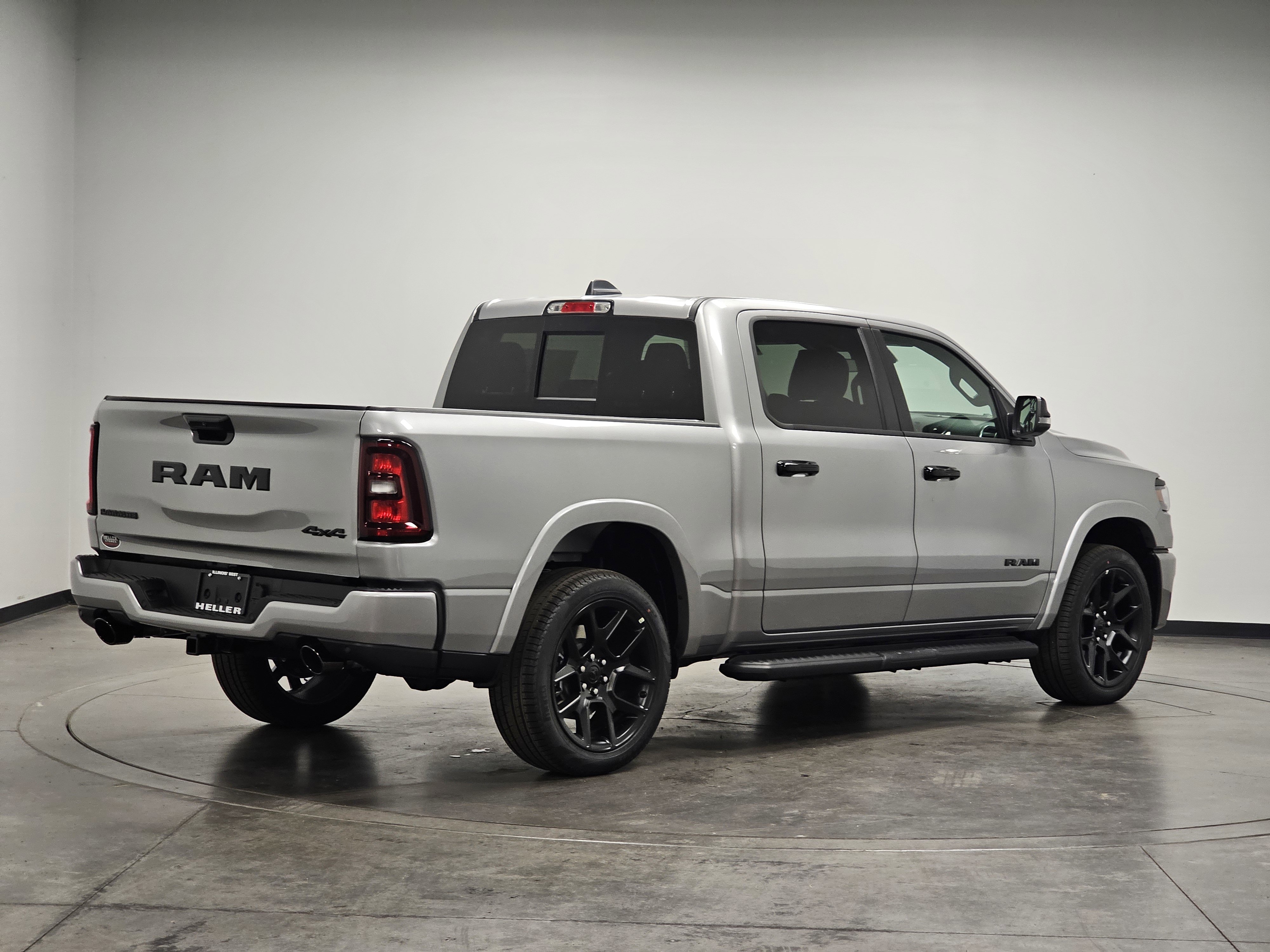 2026 Ram 1500 Laramie photo 4