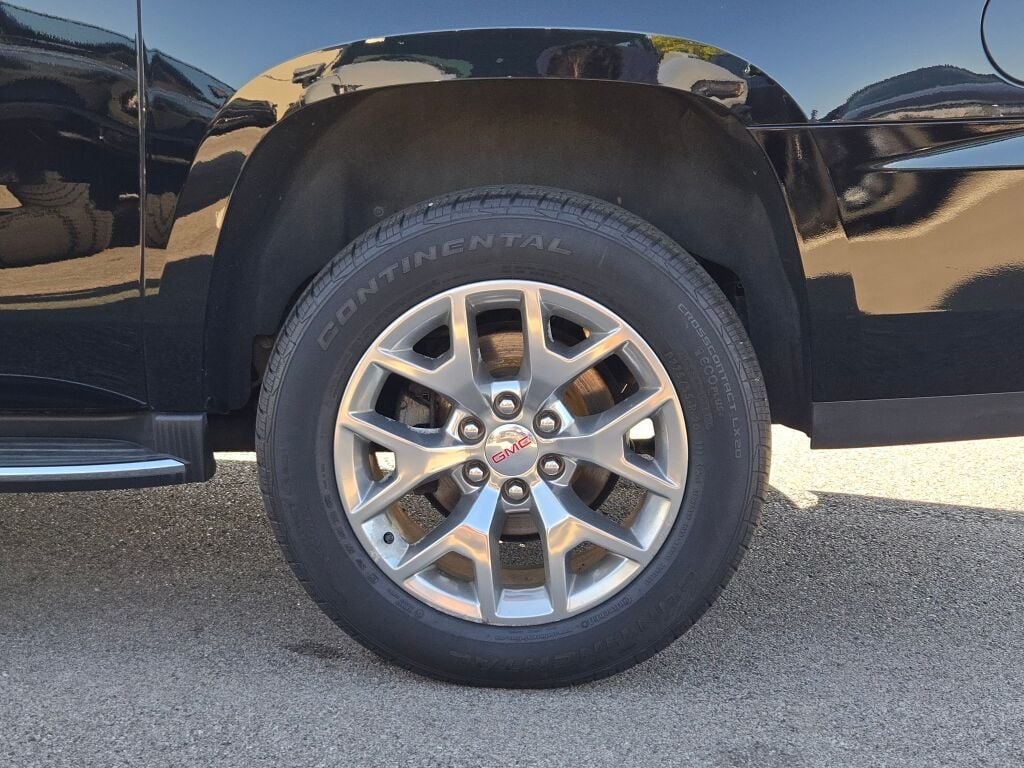 2017 Gmc Yukon XL SLE photo 11