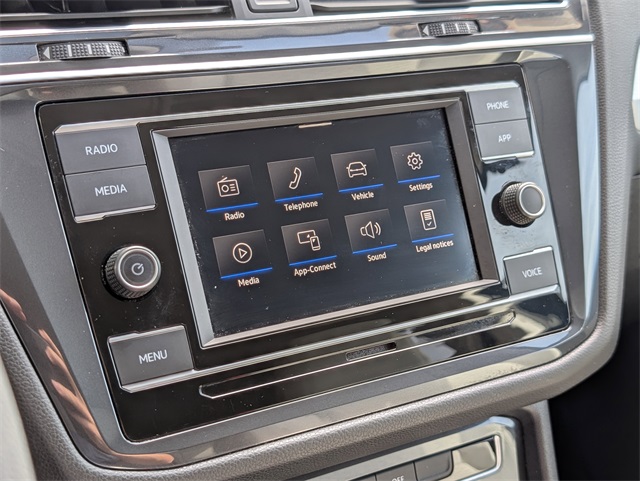 2020 Volkswagen Tiguan S photo 17