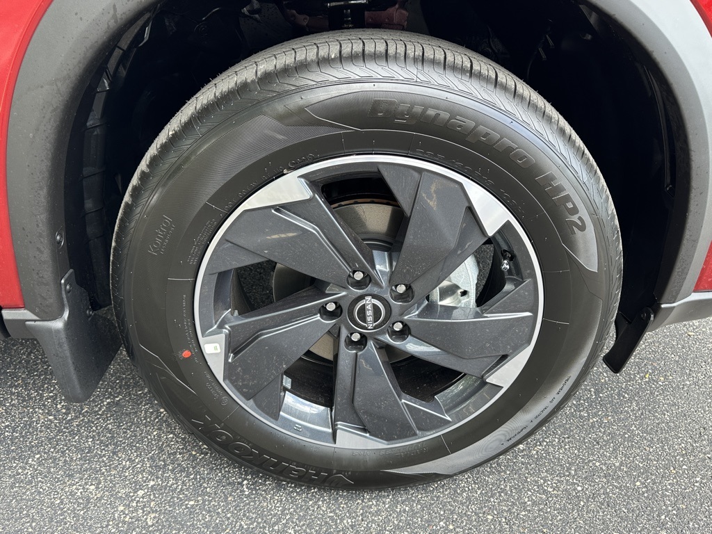 2026 Nissan Rogue SV photo 9
