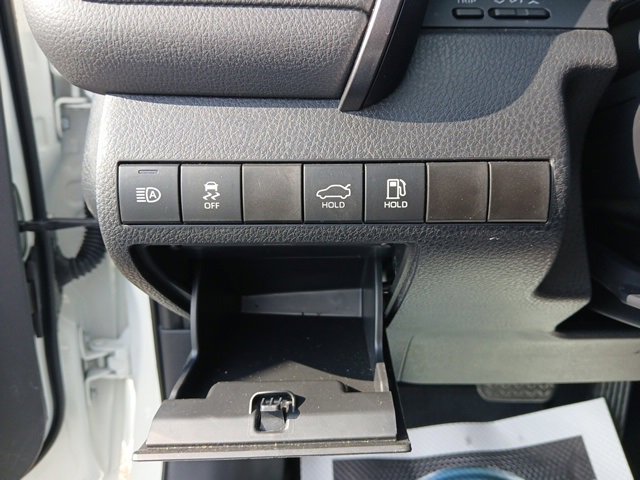 2024 Toyota Camry Hybrid SE photo 11