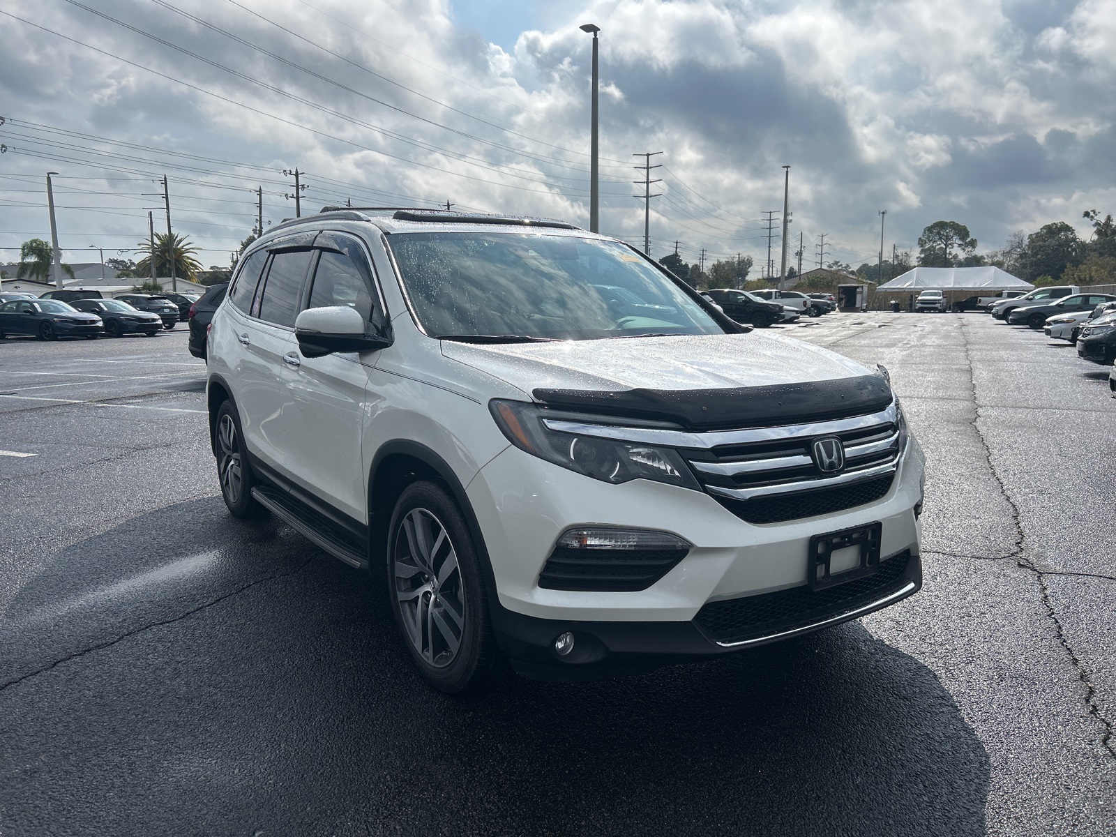 2017 Honda Pilot Touring's photo