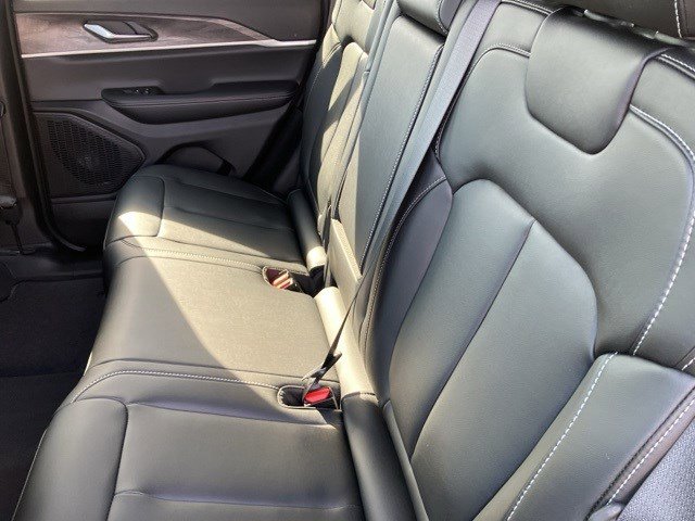 2025 Jeep Grand Cherokee Limited photo 21