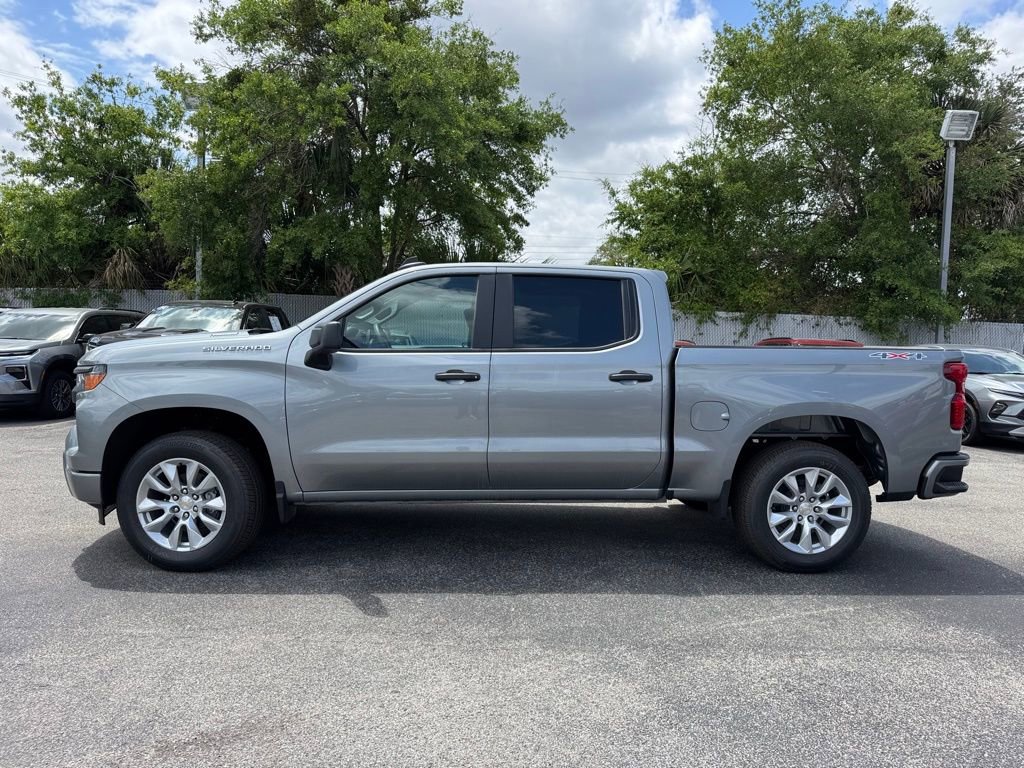 2025 Chevrolet Silverado 1500 Custom photo 3