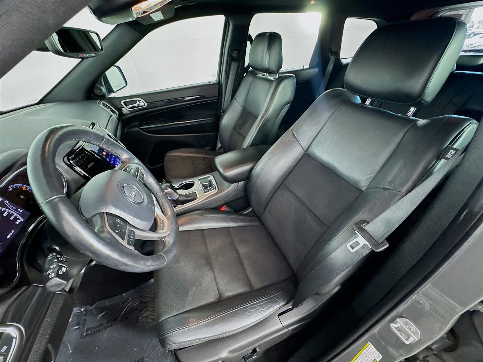 2020 Jeep Grand Cherokee Altitude photo 11