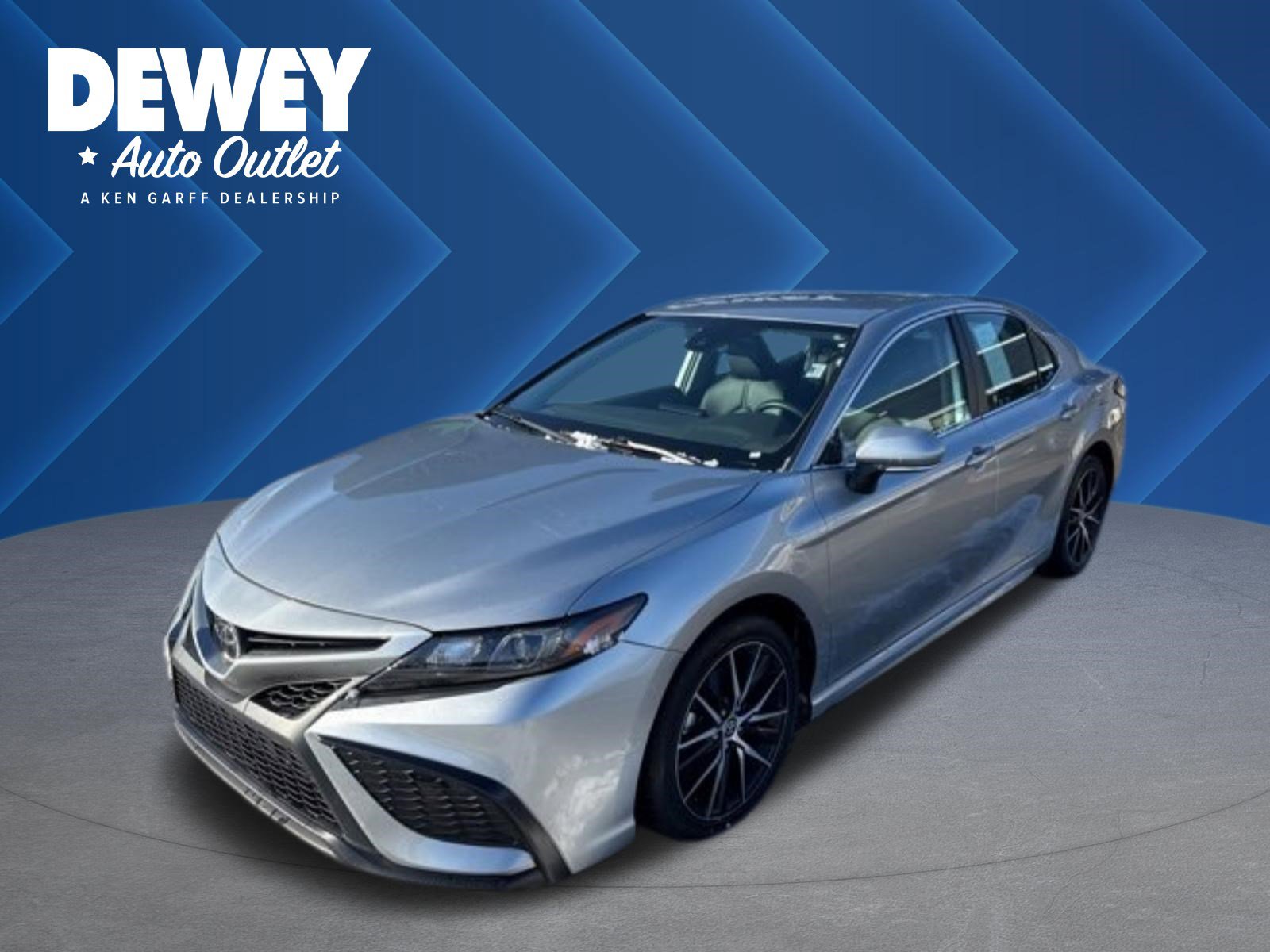 2023 Toyota Camry SE's photo