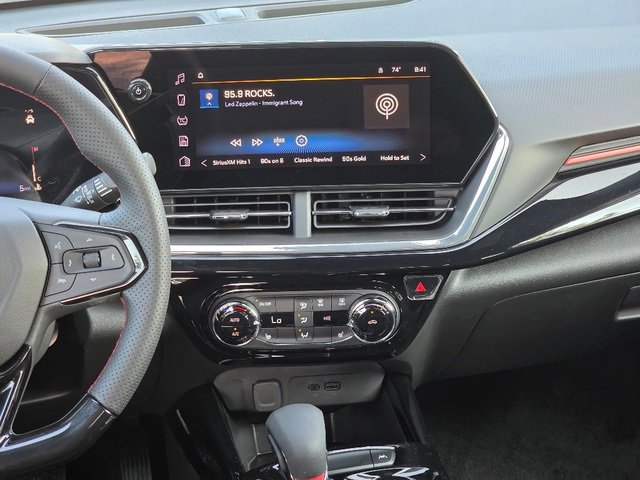 2025 Chevrolet Trax photo 3