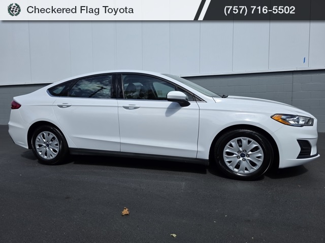 2020 Ford Fusion S photo 10