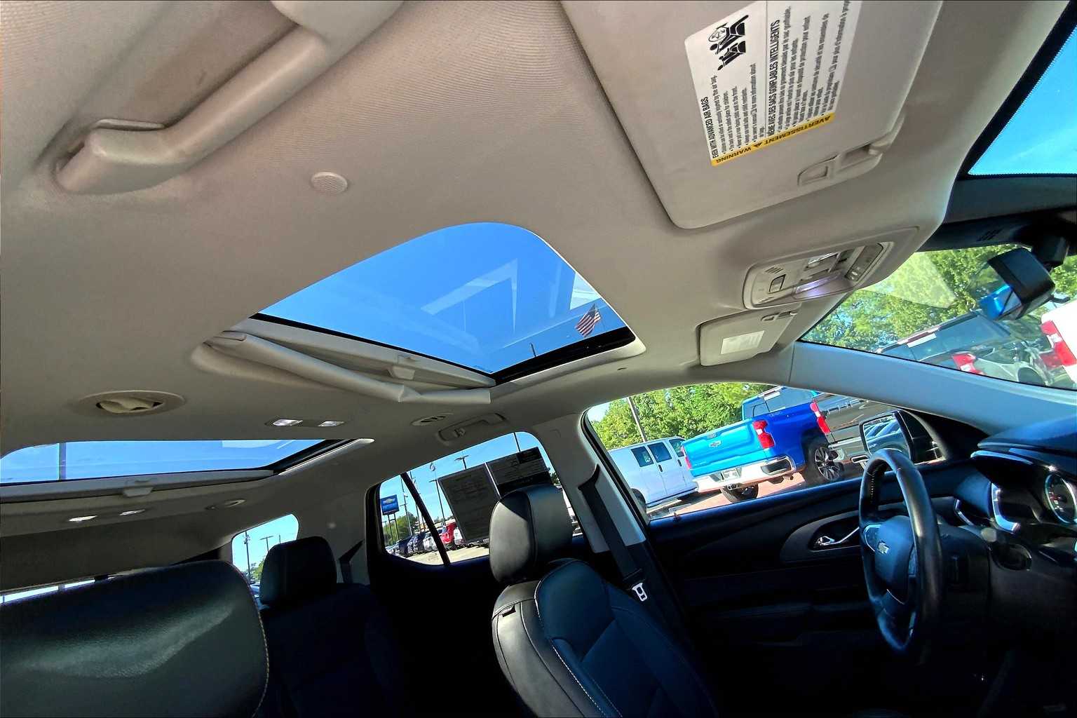 2020 Chevrolet Traverse Premier photo 13