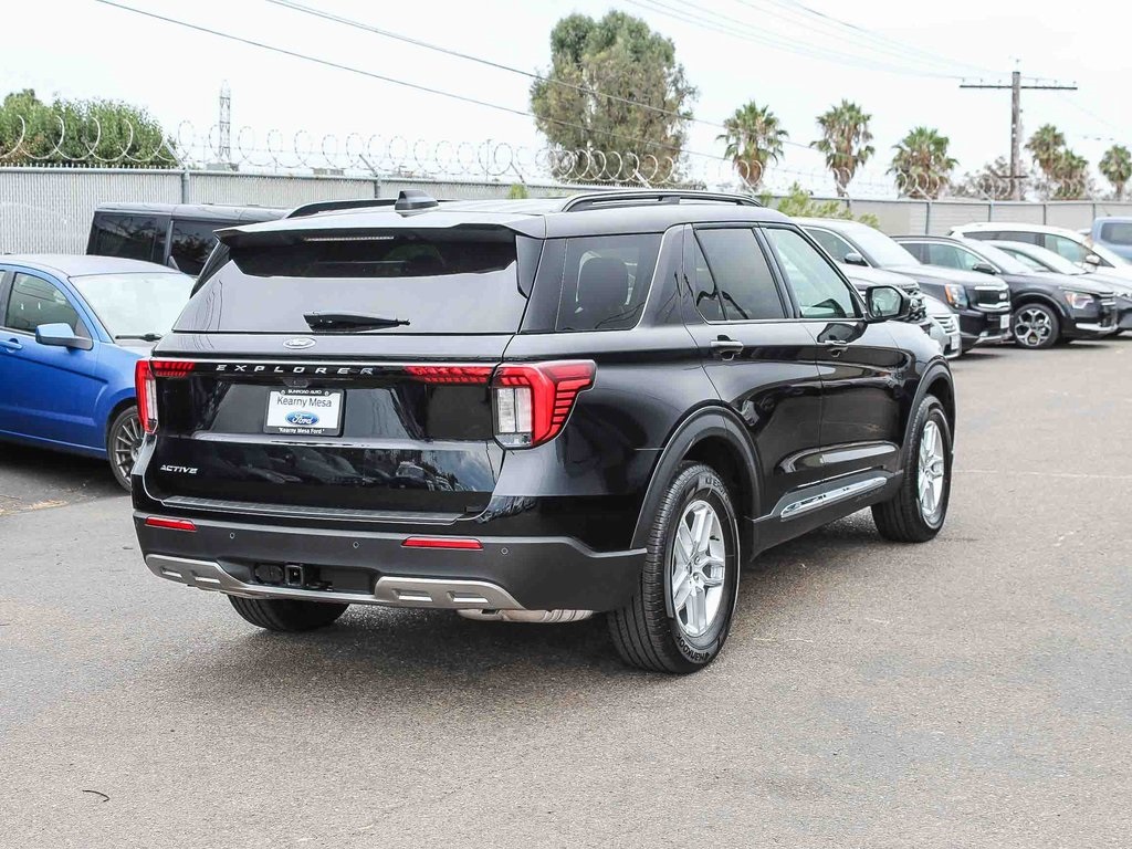 2025 Ford Explorer photo 5