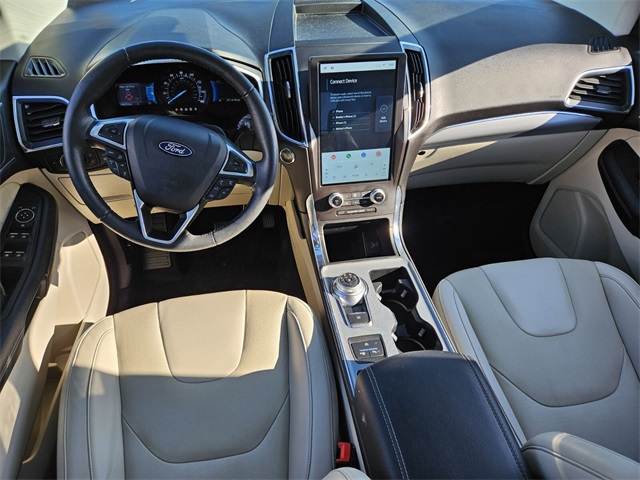 2021 Ford Edge Titanium photo 5