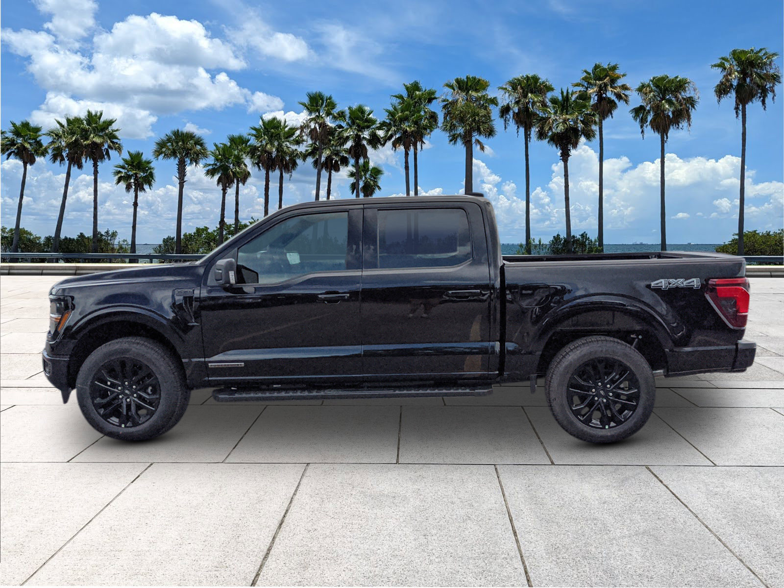 2025 Ford F-150 XLT photo 3