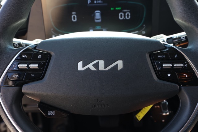 2023 Kia Niro LX photo 22