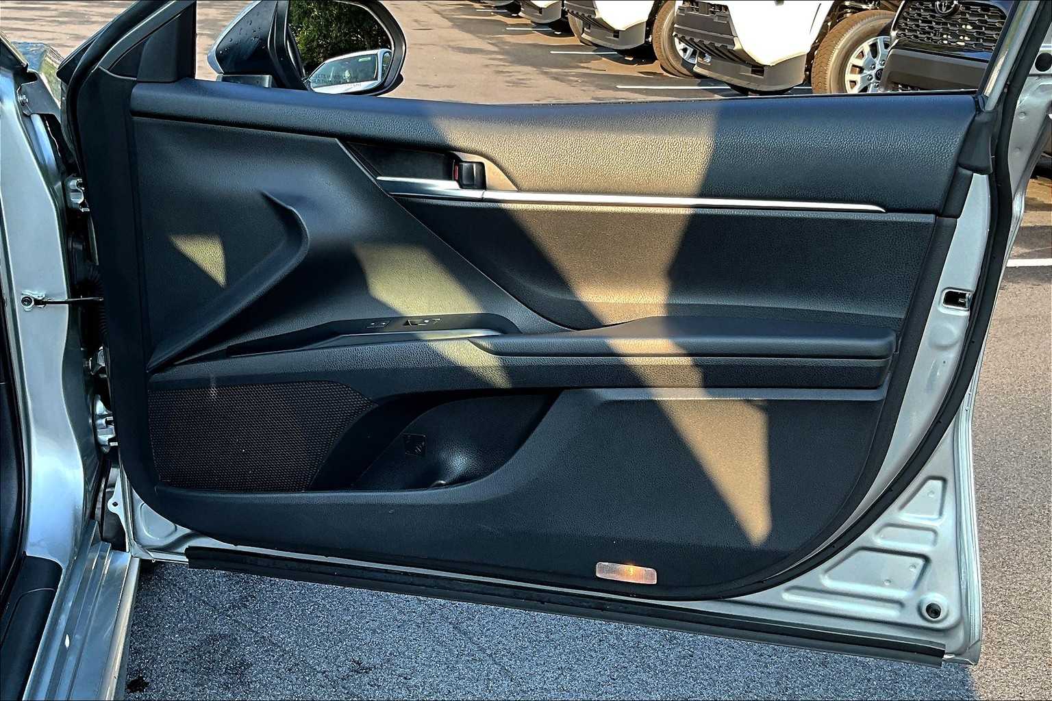 2019 Toyota Camry SE photo 20