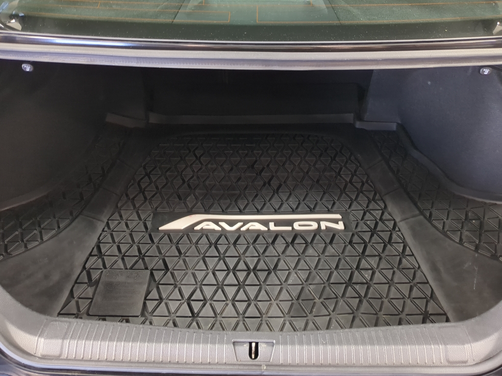 2020 Toyota Avalon Limited Hybrid photo 12