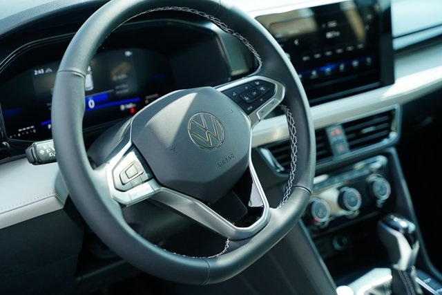 2025 Volkswagen Taos S photo 9