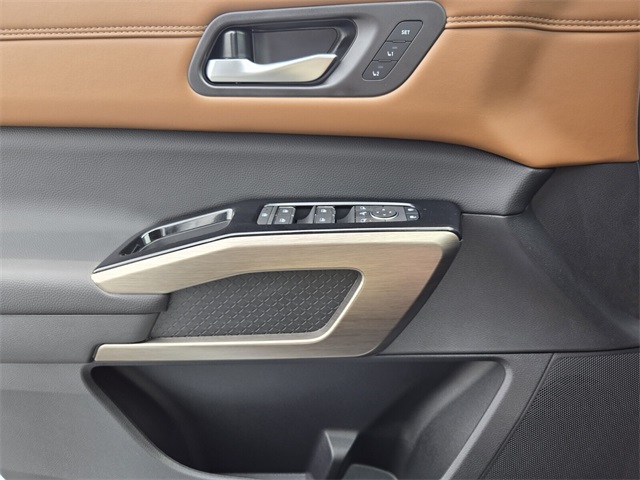 2025 Nissan Pathfinder Platinum photo 26