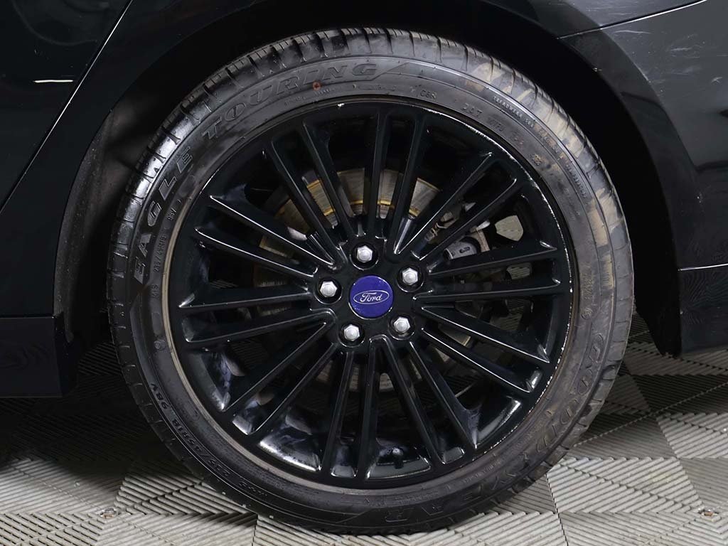 2016 Ford Fusion SE photo 18